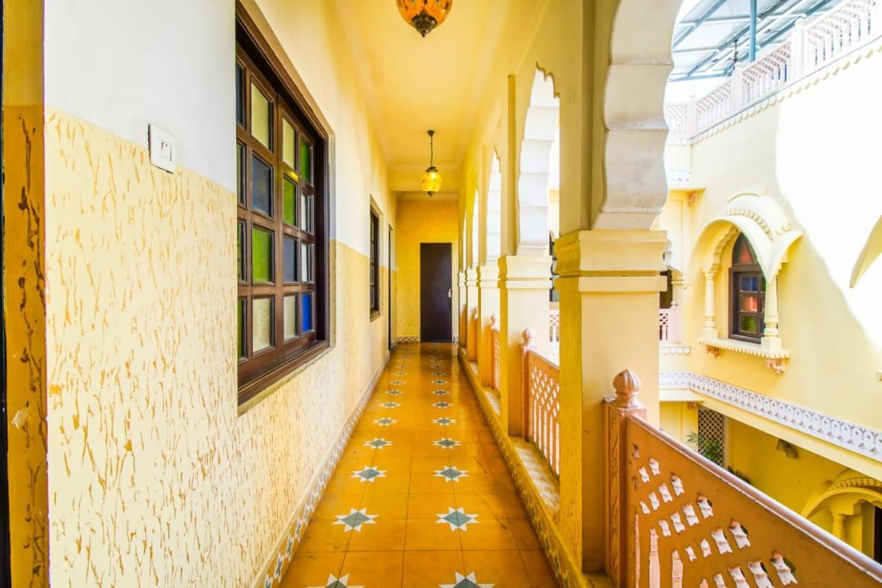 Hotel Utsav Niwas Джайпур Екстериор снимка