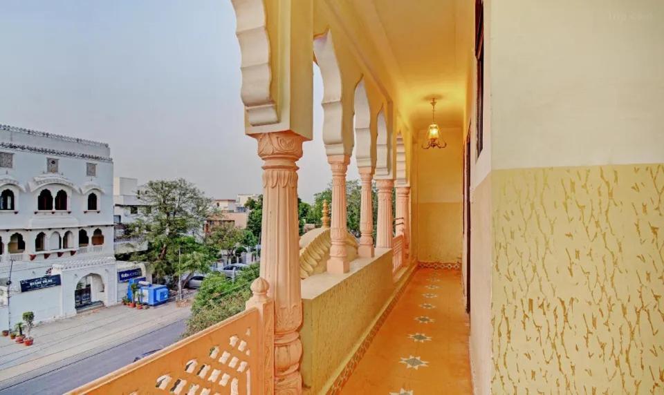 Hotel Utsav Niwas Джайпур Екстериор снимка